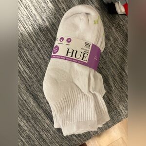 Women’s hue socks NWT